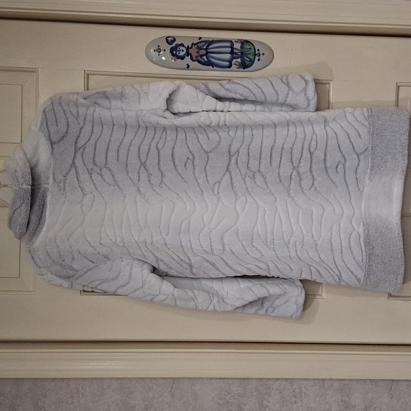 "ANNE KLEIN" Women's, SZ M, 100%polyester, grey and white, robe material dress - Picture 4 of 12